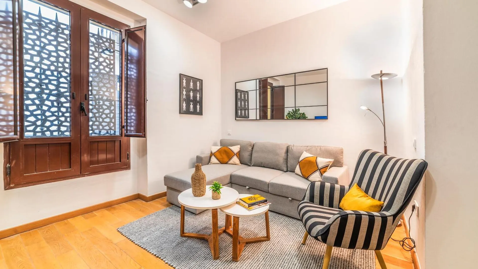 Zaragoza 66, By Homing U Apartment Seville