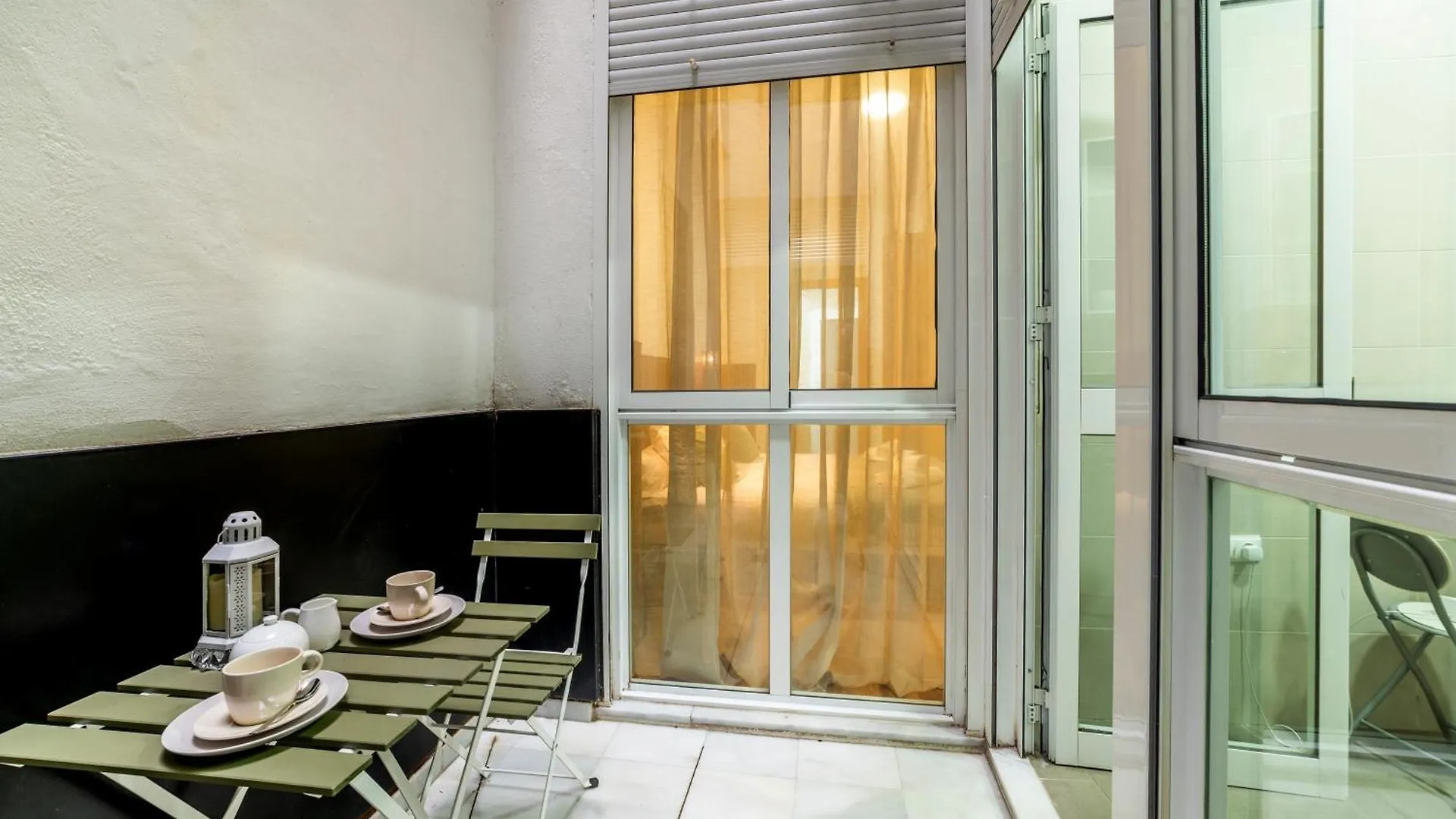 Zaragoza 66, By Homing U Apartment Seville 0*,